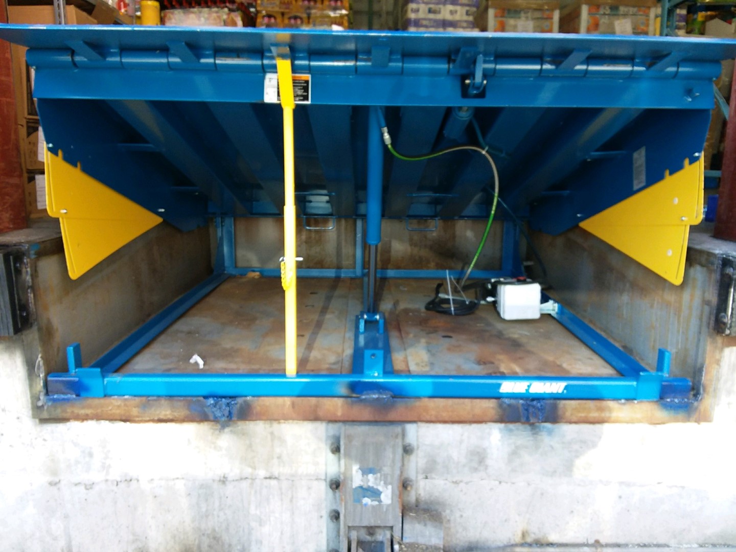U-Series Hydraulic Dock Leveler installation