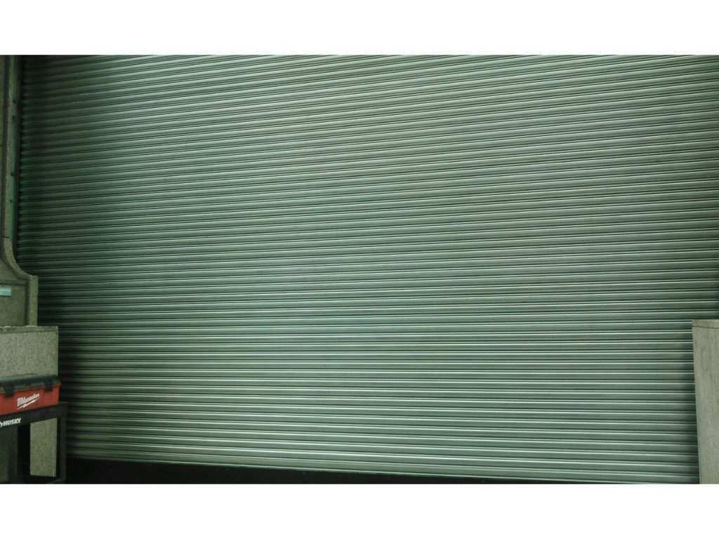 Fixed rolling door